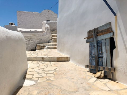 Inside the 'sokakia' alleys of Hora